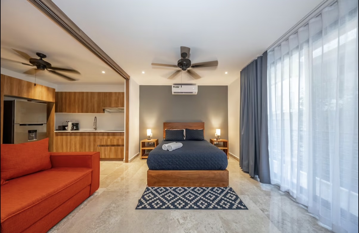 Studio D-113 interior